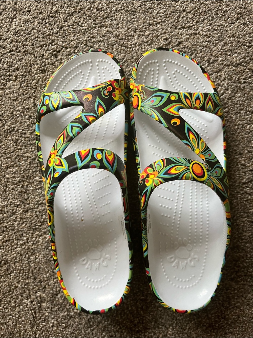 Dawgs Multicolor Floral-Edge Slip-On Sandal with White Textured Sole, nwot